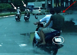 Cướp tài sản của cảnh sát giao thông, cả nhóm đi tù