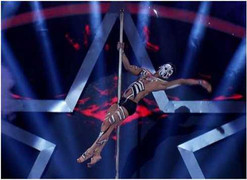 Vietnam's Got Talent: Huy Tuấn 'nghẹt thở' vì thí sinh nam múa cột