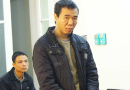 'Ngáo đá' cướp ôtô Mercedes, gây tai nạn liên hoàn