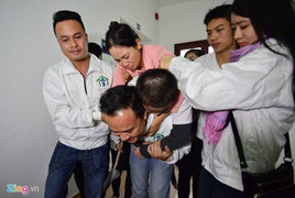 Cậu bé bị ung thư ước mơ được cõng mẹ trước khi chết