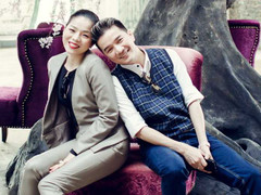 Mr Đàm âu yếm Lệ Quyên