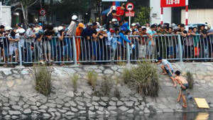 Dân Sài Gòn cởi áo cho kẻ trộm mặc chống lạnh