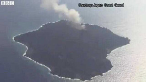 Đảo núi lửa ở Nhật phình to gấp 10 lần