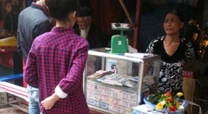 Đổi tiền lẻ Tết: Phí cao chót vót