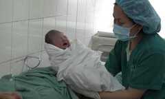 Những em bé ra đời trong khoảnh khắc giao thừa 2015