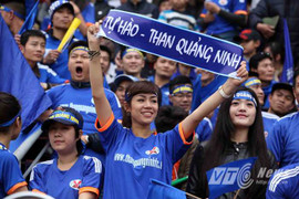 Theo bầu Đức, 4 đội bóng nữa bán vé cả mùa