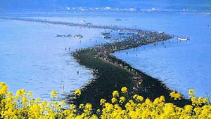 Truyền thuyết kì bí về vùng biển tự tách đôi