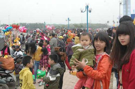 Thông xe cầu Nhật Tân, dân mừng như mở hội