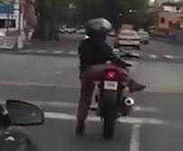 Phì cười clip chân ngắn đi xe phân khối lớn