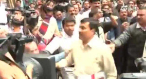 Video: Hướng dẫn viên Ấn Độ bắt cóc, cưỡng hiếp du khách Nhật