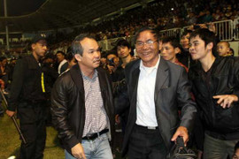 'Vỡ sân' xem Công Phượng: HAGL khó thoát án phạt