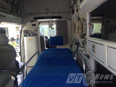 Xuất hiện xe cấp cứu hiện đại trước giờ ông Nguyễn Bá Thanh về Đà Nẵng