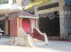 Vì sao ngôi mộ cổ vẫn hiên ngang giữa đường suốt 17 năm?