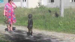 Bà mẹ lặng người với 'phiên bản da đen' của con mình