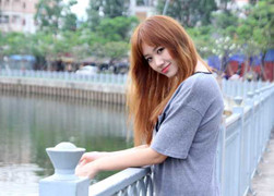 Hari Won phấn khích khi đứng chung sân khấu với T-ara tại Việt Nam