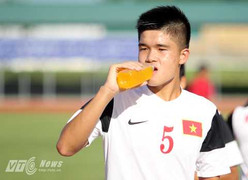 Van Bakel về Hà Lan chịu tang ông, trung vệ U19 Việt Nam thế chỗ