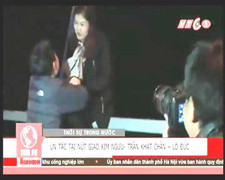 Clip: Nửa đêm, dân Hà Nội vẫn đổ xô lên cầu Nhật Tân chụp ảnh