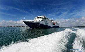 Trung Quốc ngang nhiên đưa tàu tiếp tế đến Hoàng Sa của Việt Nam