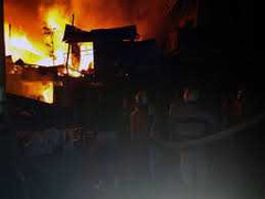 Cà Mau: Chợ Thới Bình chìm trong lửa, 14 căn nhà bị thiêu rụi