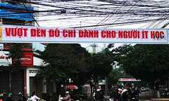 ‘Vượt đèn đỏ chỉ dành cho người ít học': Có 'đụng chạm' nhưng không sai