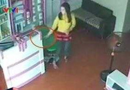 Clip: Bắt 'nữ quái' trộm hàng loạt iPhone