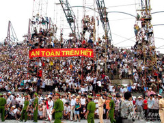 5 vụ vỡ sân 'thót tim' trong lịch sử V-League