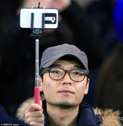 ‘Gậy tự sướng’ bị cấm tại Premier League