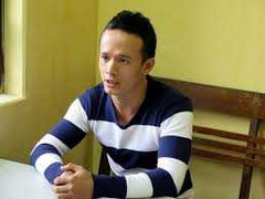 Bóp cổ con của người tình đến chết rồi ném xuống sông