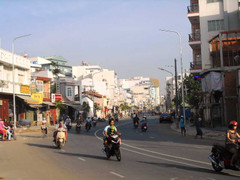 Di chuyển trên đường cong không bật tín hiệu có bị xử phạt?