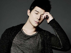 Nathan Lee bén duyên với nghề MC