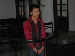 Táo tợn cướp giật xong nhảy xuống biển... kêu cứu