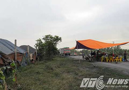 Bụi than phủ xóm làng, chủ tịch huyện chỉ đạo 'lập chiến lũy' phong tỏa