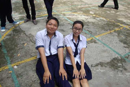 Nữ sinh ra đường thấy chuyện bất bình chẳng tha