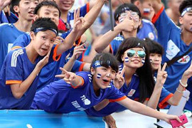 Than Quảng Ninh chơi trội: Dùng sao ca nhạc kéo khán giả đến sân