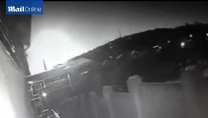 Xem thiên thạch biến đêm thành ngày