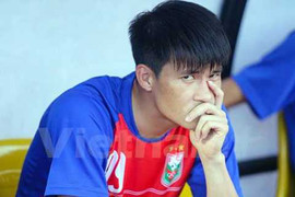 Công Vinh tiếp tục bị giam trên ghế dự bị