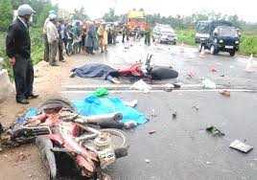 Tai nạn xe máy kinh hoàng, 3 người tử nạn