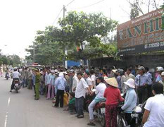 Vợ đâm chồng rồi nhảy lầu tự vẫn