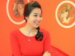 Lê Khánh tái xuất rạng rỡ sau đám cưới