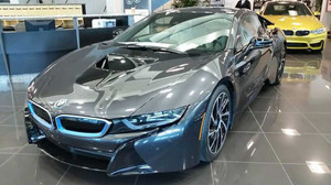 Chi thêm 100.000 USD để sở hữu BMW i8