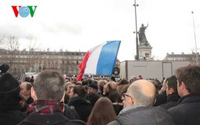 4 triệu người Pháp xuống đường tuần hành sau các vụ khủng bố