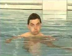 Video hài Mr Bean khám phá bể bơi