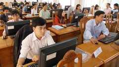 Muốn thi công chức Hà Nội, người ngoại tỉnh phải có bằng tiến sỹ?