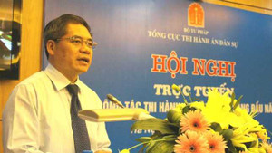 Bộ Tư pháp hứa 'xử' nghiêm cán bộ tham nhũng