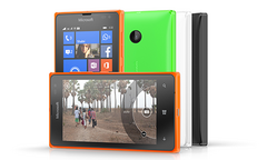 Bộ đôi điện thoại Lumia giá rẻ ra mắt