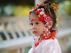 Võ Tắc Thiên phiên bản nhí gây chú ý dân mạng