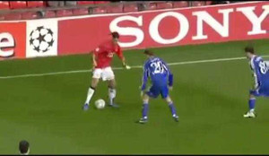 Những pha xử lý bóng ngớ ngẩn của CR7