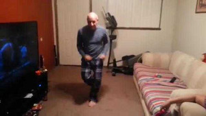 Phát sốt clip ông bố nhảy cực chất được con trai ghi lại