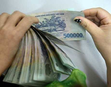 Người Việt đang thắt chặt chi tiêu