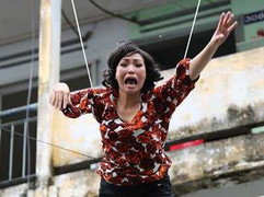 Clip Phương Thanh nhảy từ tầng 5 để câu like